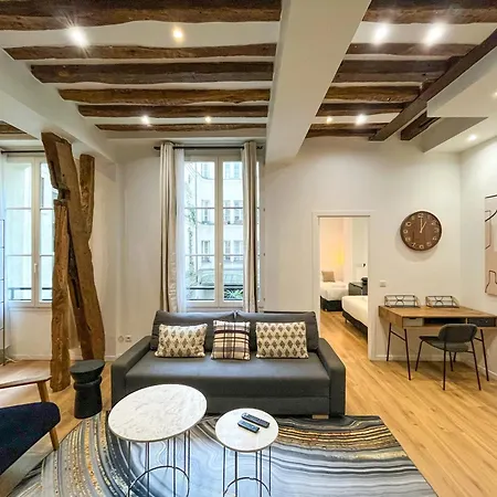 67 - Amazing Parisian Flat