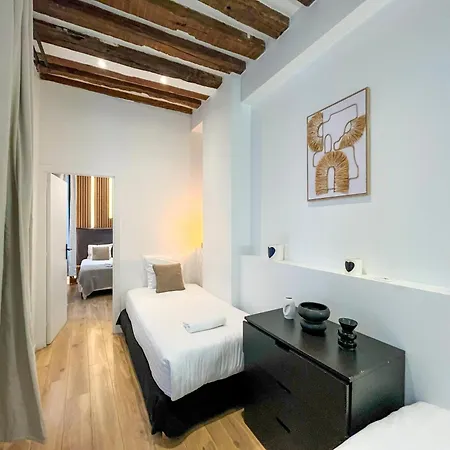 67 - Amazing Parisian Flat 파리
