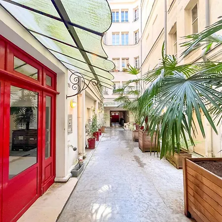 67 - Amazing Parisian Flat * 파리