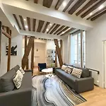 67 - Amazing Parisian Flat * Parijs