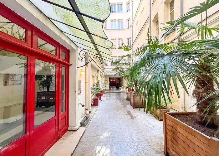 67 - Amazing Parisian Flat * パリ